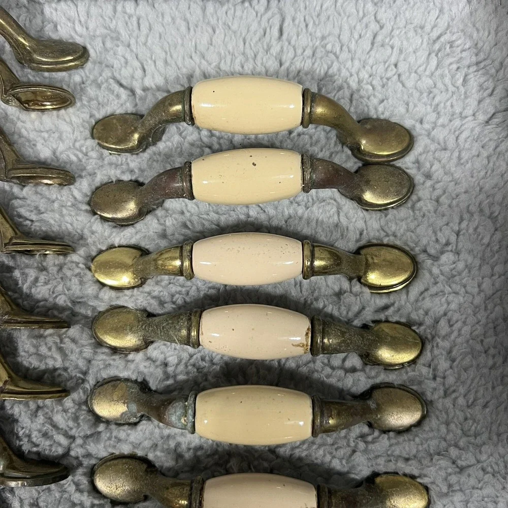 Lot of 30VTG Cream Porcelain Brass 5 in‎ Pulls Drawer Cabinet Furniture